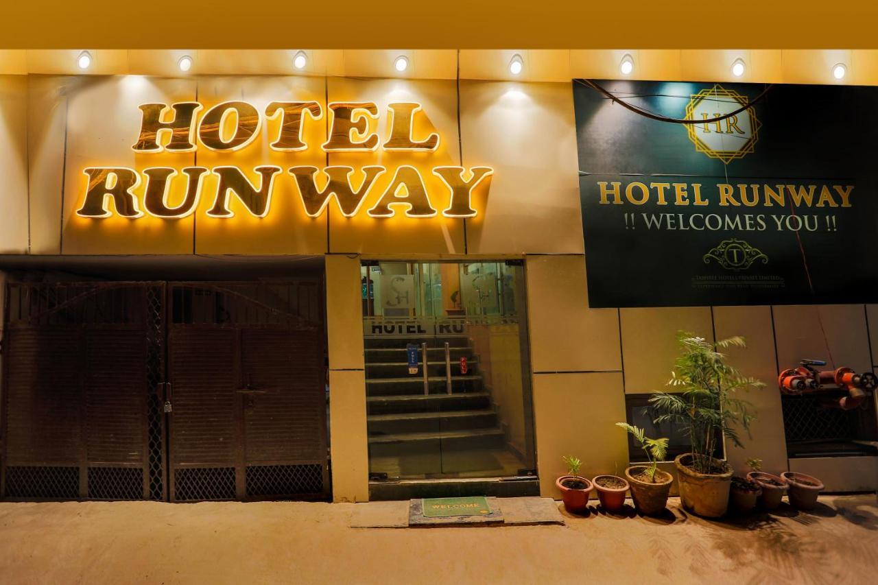 Airport Hotel Runway New Delhi Ngoại thất bức ảnh