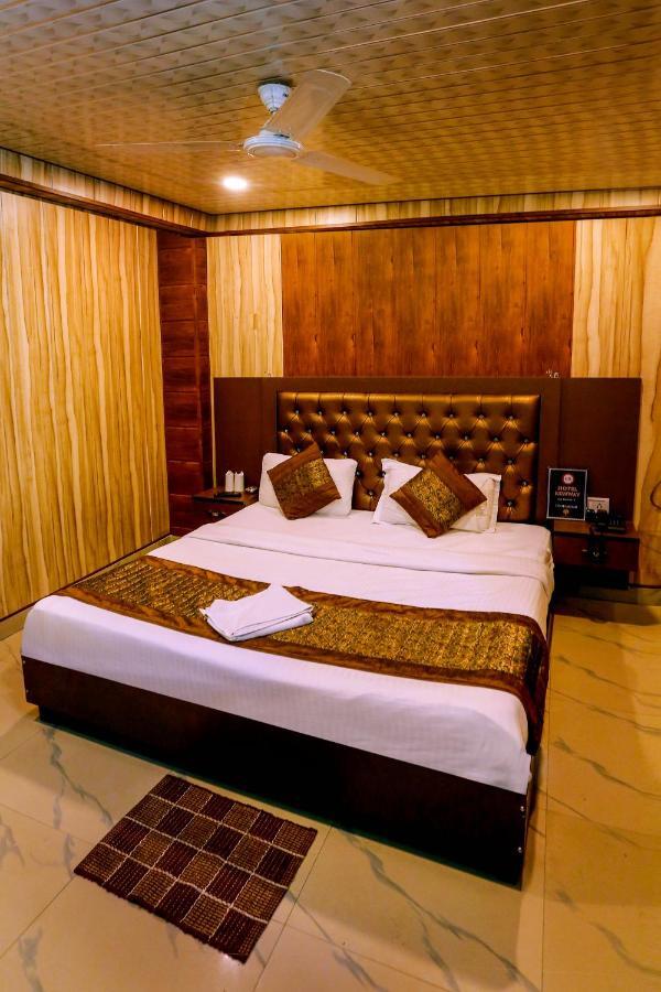 Airport Hotel Runway New Delhi Ngoại thất bức ảnh